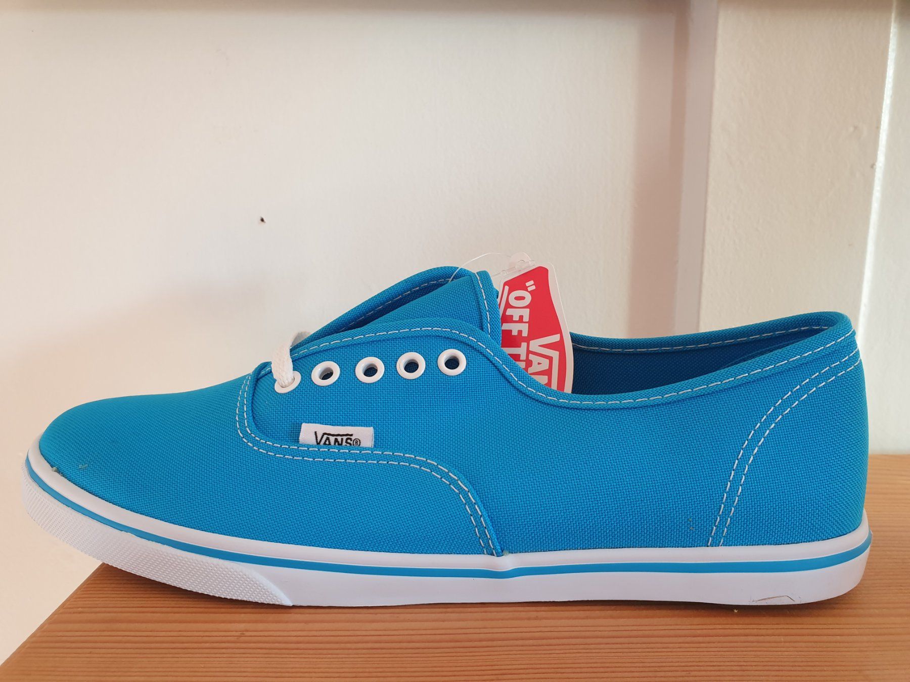 Vans Scarpe da donna: Vans Authentic Lo Pro (Neon) Blue Gr. 40 – Nuovo e nell'imballaggio originale da Herisau venduto da dku_85hh