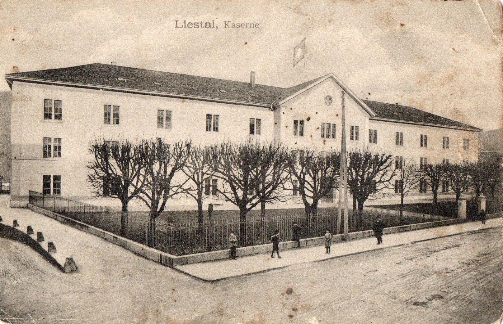 Cartoline postali: Liestal - Kaserne – Usato da Melano venduto da pisonsdro
