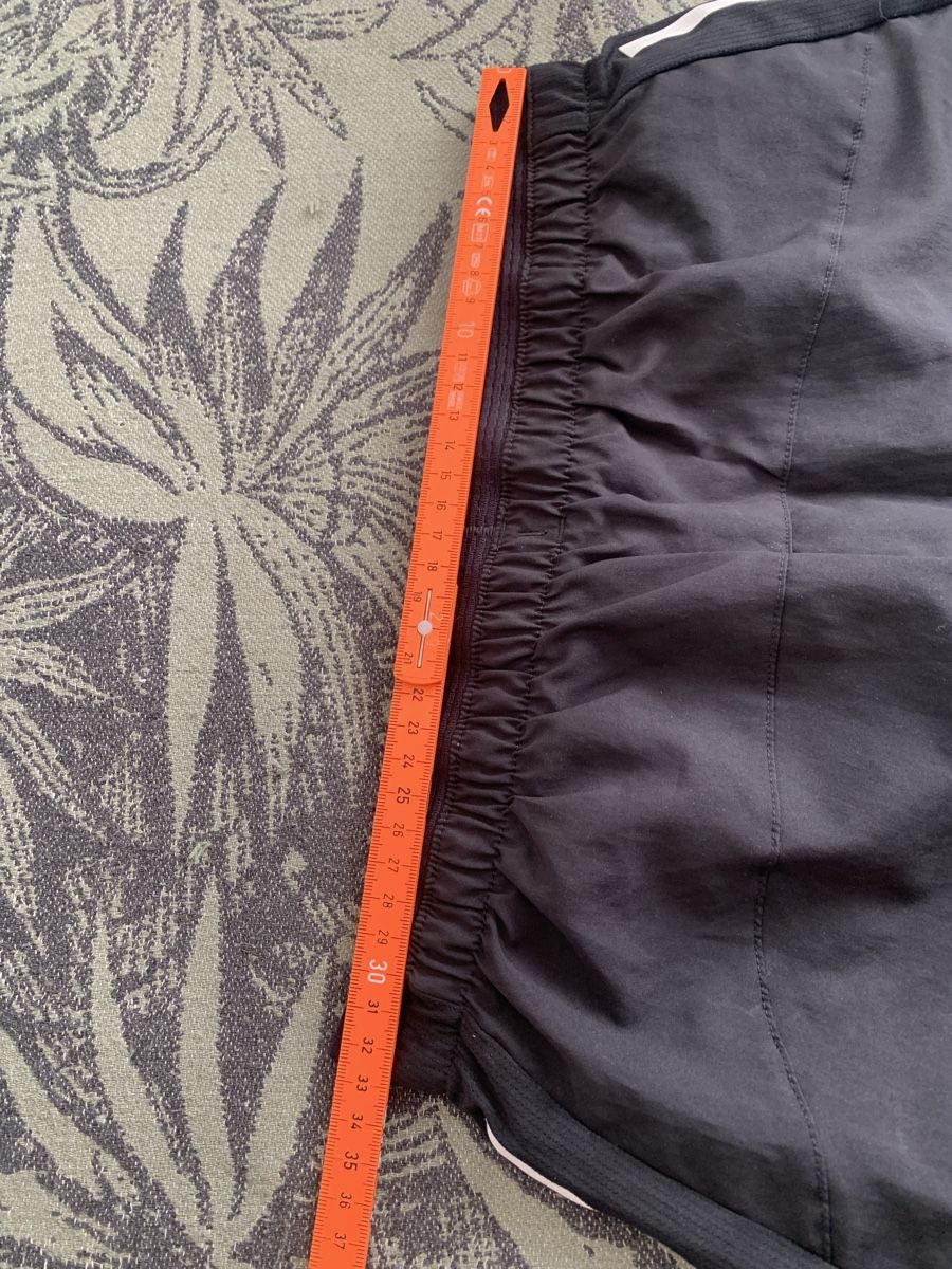 Adidas Pantaloni: Shorts Adidas noir taille XS – Nuovo (secondo la descrizione) da Lausanne venduto da Xiaoxi 8