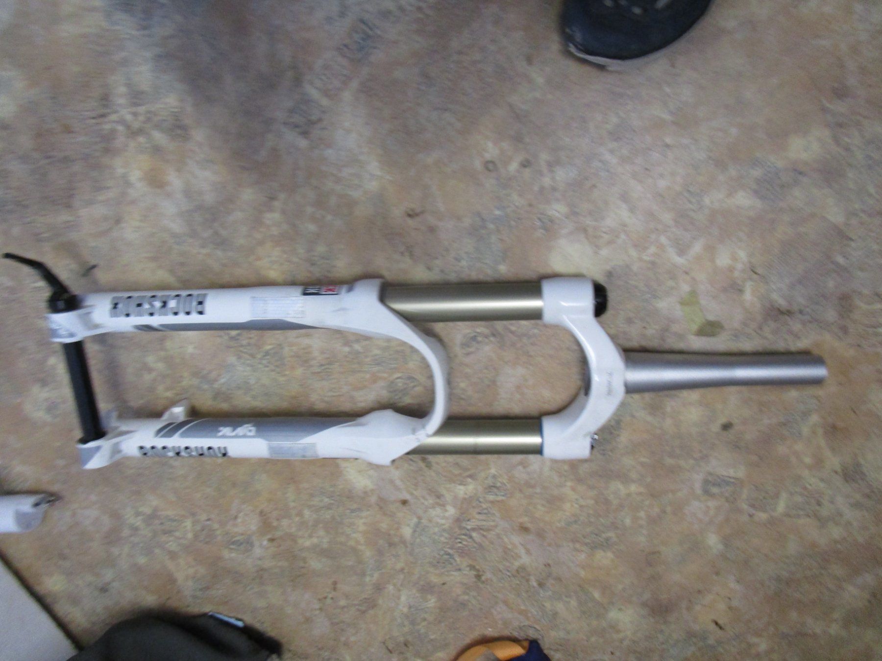 Pezzi di ricambio: RockShox Gabel 26" 140mm DEFEKT – Usato da Ottikon venduto da Locomotive01