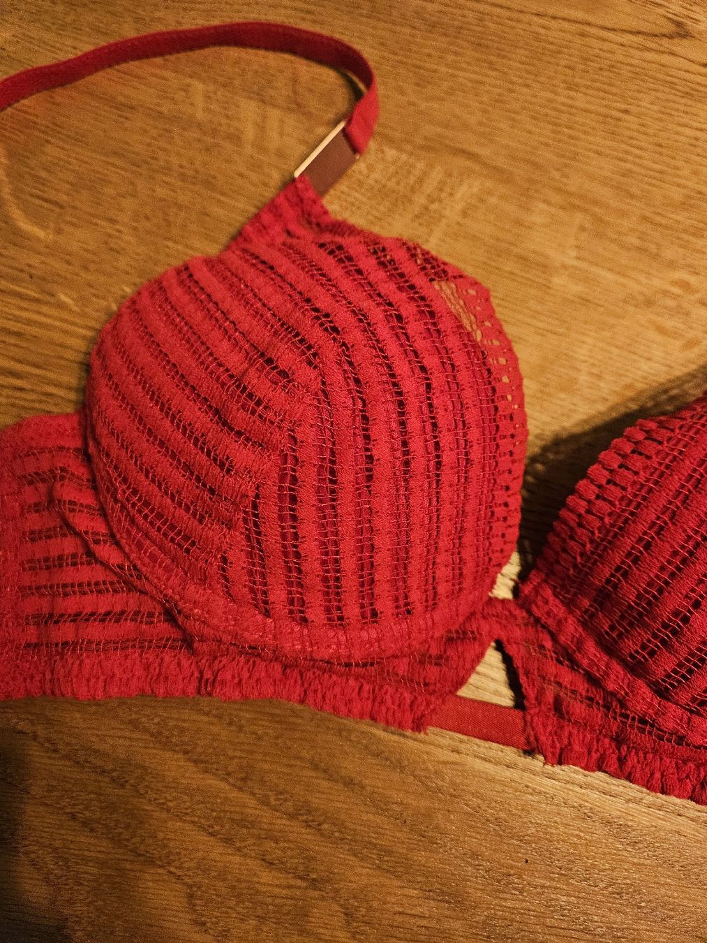 Sonstige Unterwäsche: soutien-gorge 85B – Gebraucht aus Vétroz von sas_yln5