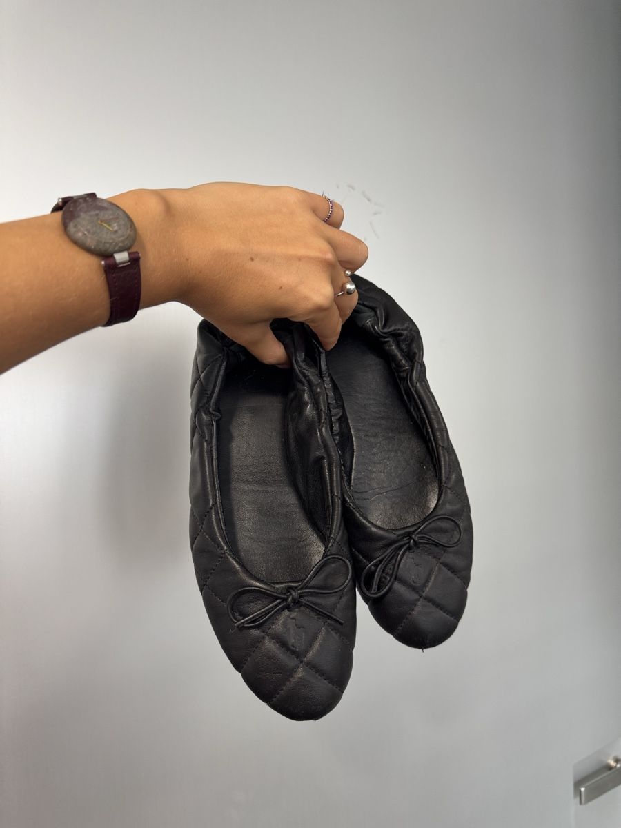 Ralph Lauren Chaussures femmes: Ralph Lauren black leather ballet flats – D'occasion à Zürich par ari_cr2f