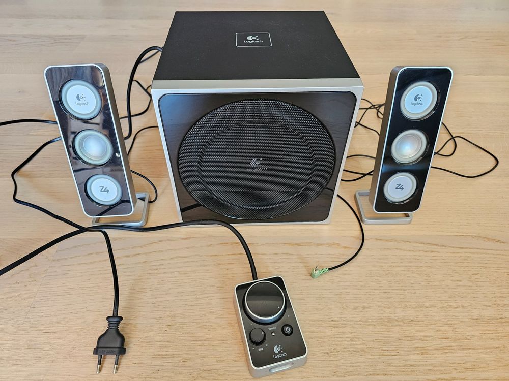 Logitech Z4 Lautsprecherset (Gebraucht) in Kleinandelfingen für CHF 29 ...