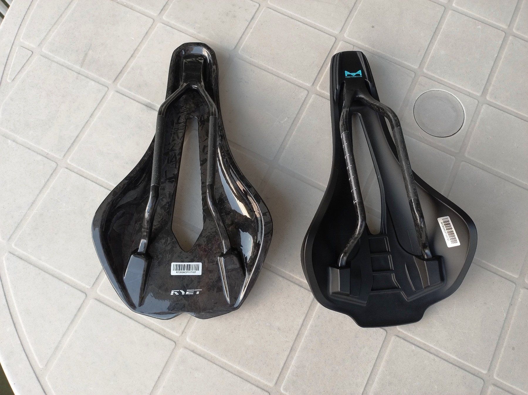 Pièces détachées: 2x Ryet Carbon Sattel – D'occasion à Effretikon par VanPersie 4