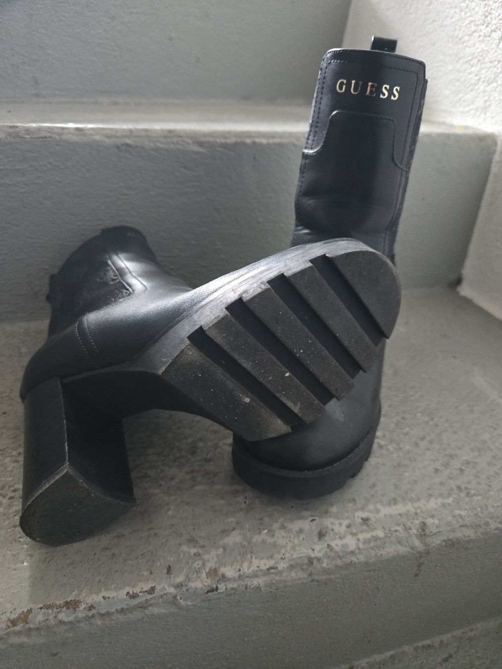Guess Scarpe da donna: bottine Guess 37 – Usato da Bassecourt venduto da co.hurlimann 2