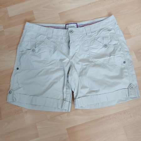 **Lässige Shorts von Esprit Gr. 44**
