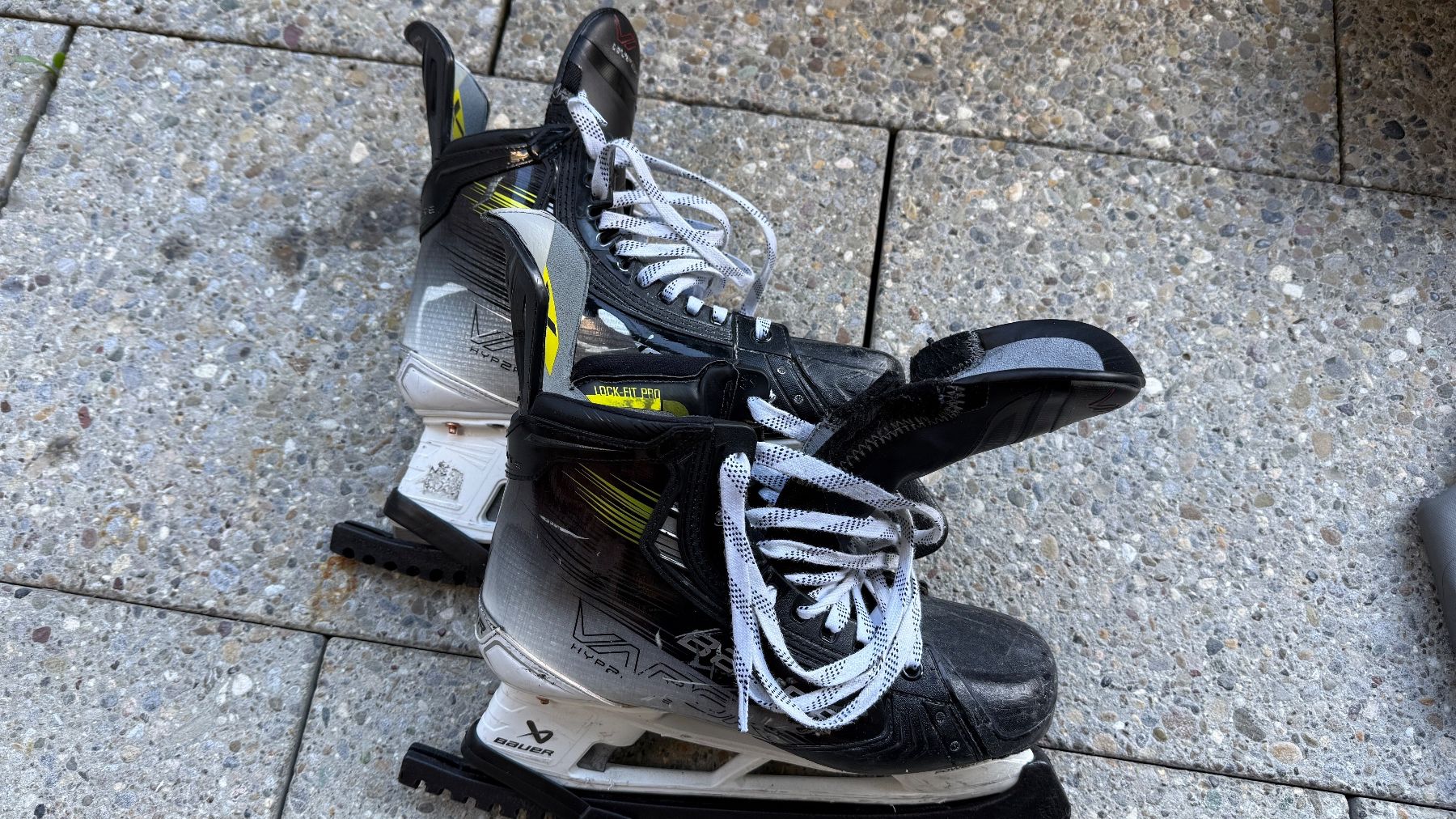 Pattini da ghiaccio: Bauer Hyper2lite Schlittschuh Gr. 9.5 Fit 2 – Usato da niederwil sg venduto da Whitecorrado