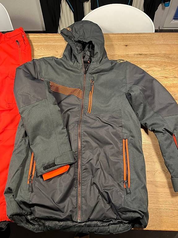 Lotti & Set di vestiti: Kinder Skikleider quasi Neu – Usato da Toffen venduto da Topcase850 1