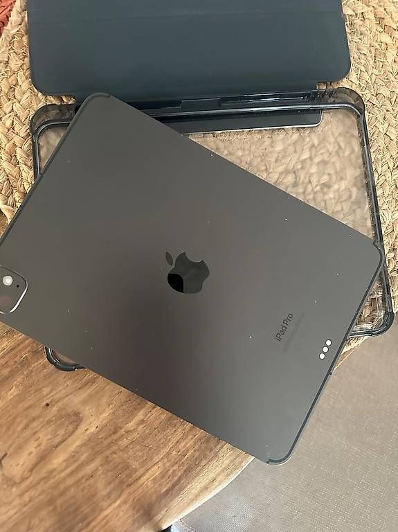 Tablettes PC: I Pad Pro 11 (3gen) 2024 – D'occasion à Seuzach par N.Klimsa 3