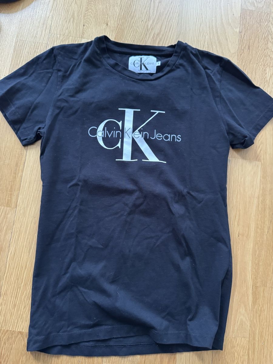 Calvin Klein T-shirt: Calvin klein Tshirt – Nuovo (secondo la descrizione) da Bern venduto da FashionK92