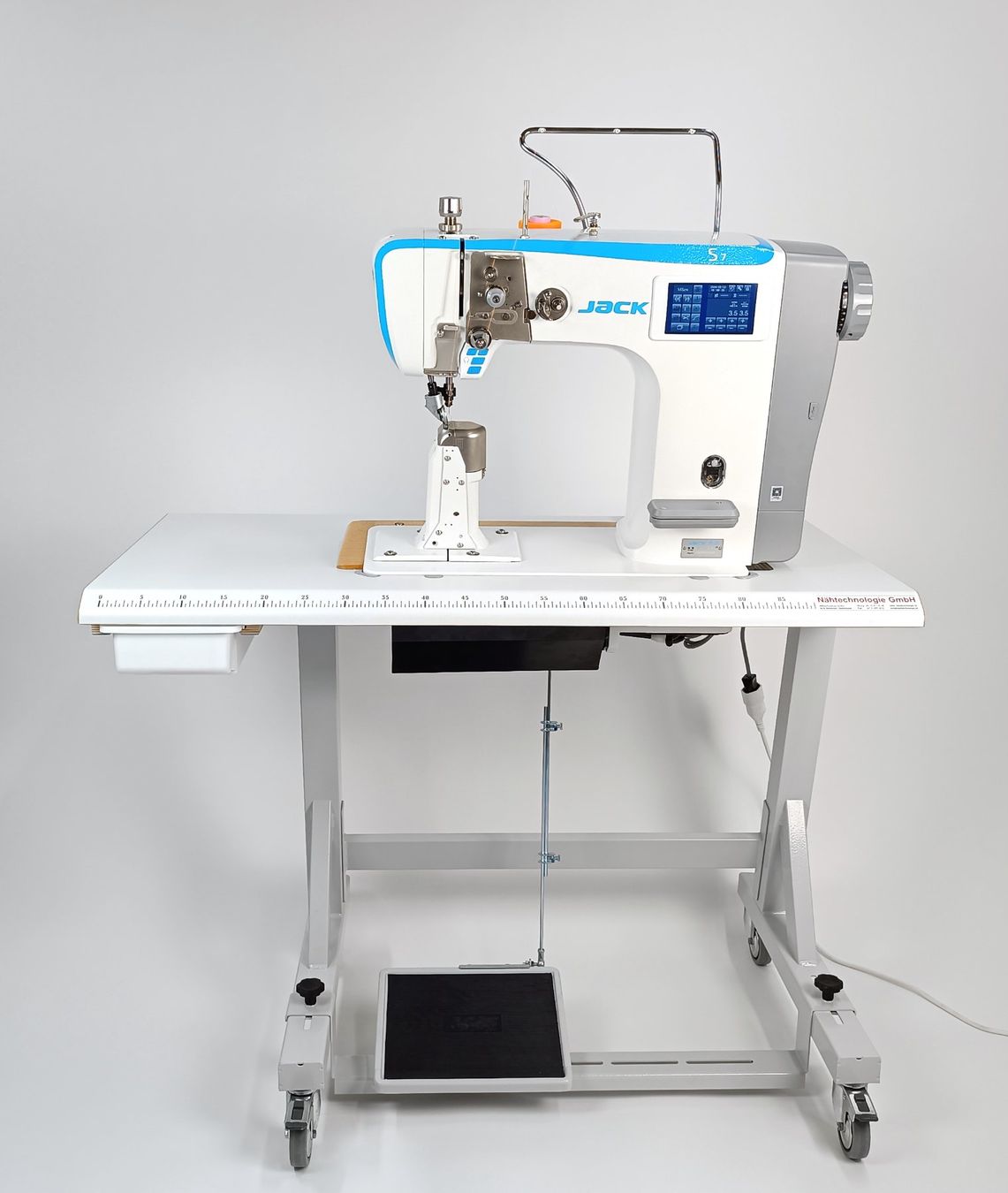 Jack Macchine da cucire: Säulen Industrienähmaschine JACK S7 – Nuovo e nell'imballaggio originale da Rehetobel venduto da dani034 4