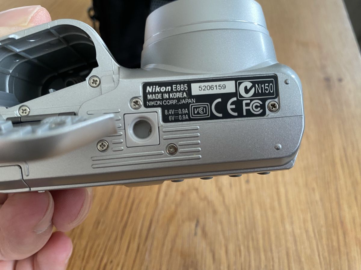 Nikon Fotocamera: Nikon Coolpix 885 – Usato da Fällanden venduto da Spany 4