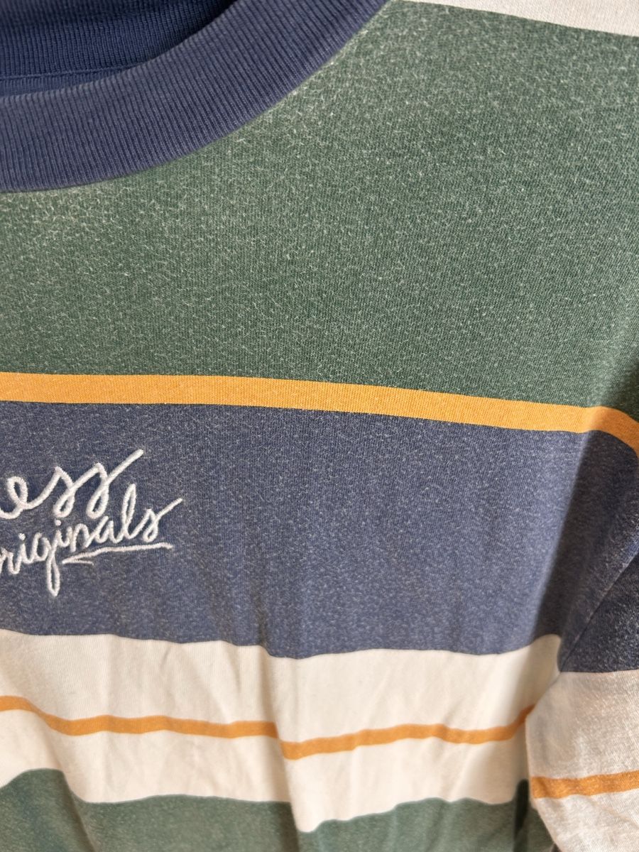 T-shirts: Guess – D'occasion à Roggwil BE par Fin_96 1