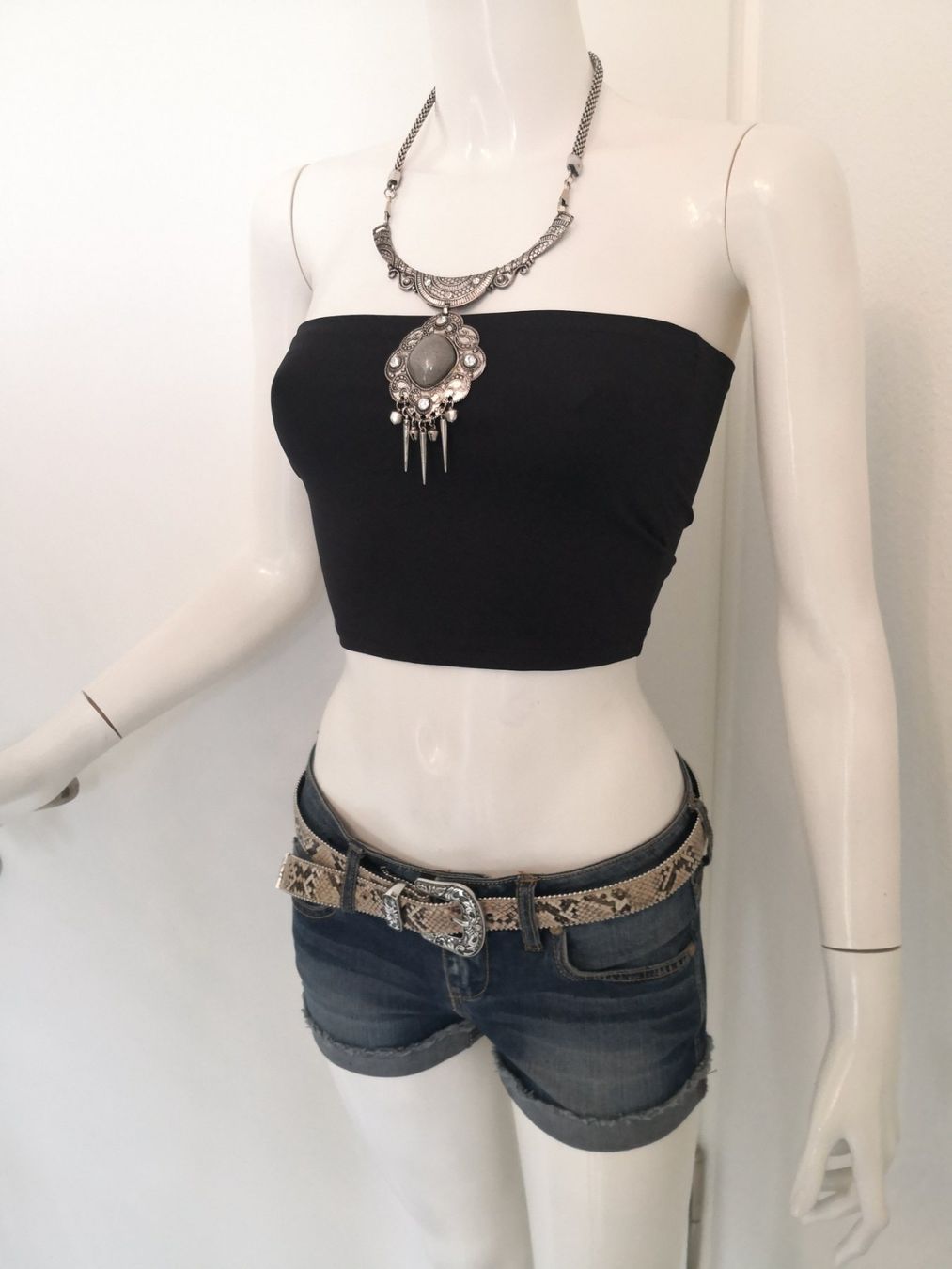 Mango Top: 🤩MANGO BANDEAU-TOP SCHWARZ STRETCH – Nuovo (secondo la descrizione) da Olten venduto da Naja-Twins-Twins 2