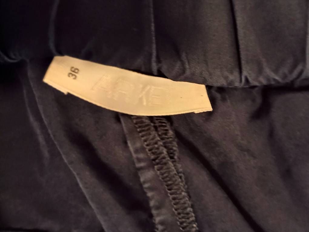 Arket Pantaloni: Leichte blaue Hose von Arket – Usato da Zürich venduto da Melianea 2