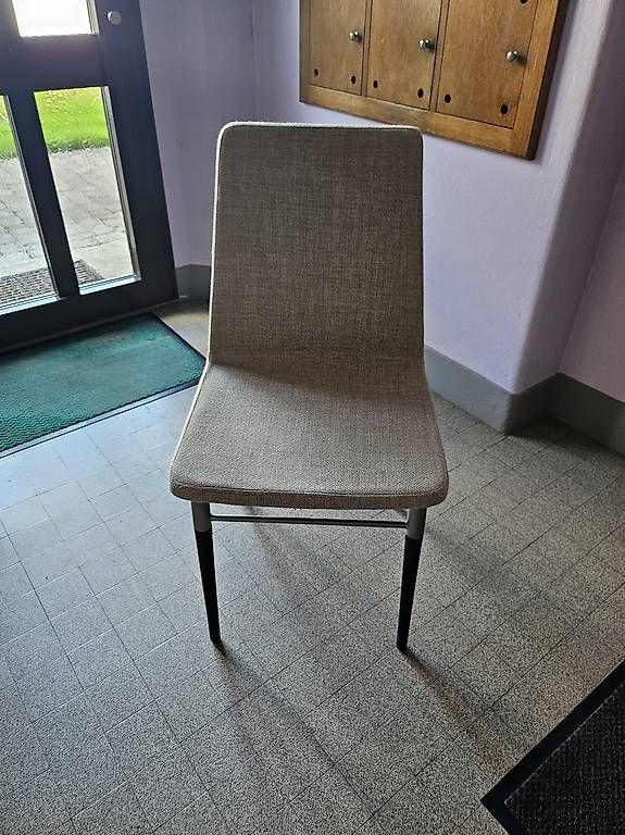 Sedie: 4 Stühle mit Stoffbezug – Usato da Liebefeld venduto da max_ggd9