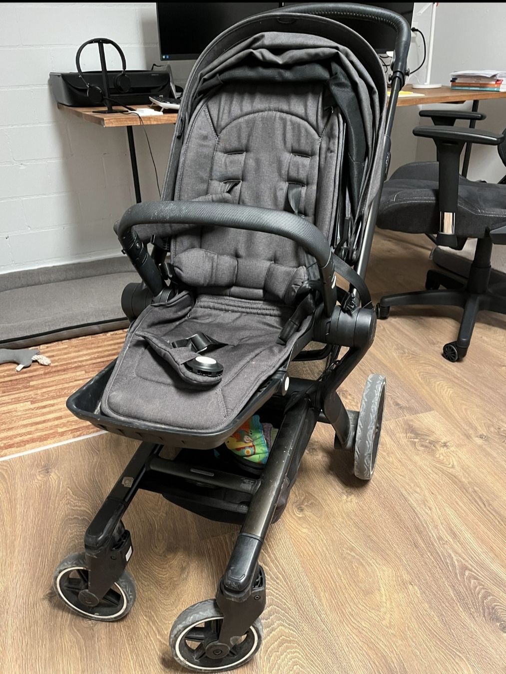 Joolz Carrozzine: Joolz Hub+ stroller with accesorries and newborn set – Usato da Maur venduto da Sofi___