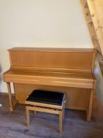 piano droit en bois, très bien entretenu