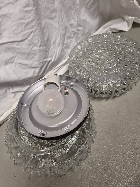 Lustres & lampes de plafonds: 2 Deckenlampen aus Glas – D'occasion à Steffisburg par Gerschis 2