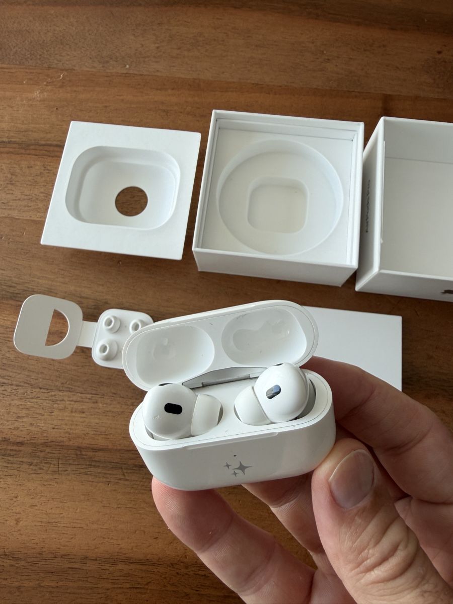 Apple Kopfhörer: Apple AirPods Pro Gen.2 – Gebraucht aus Stans von lion85