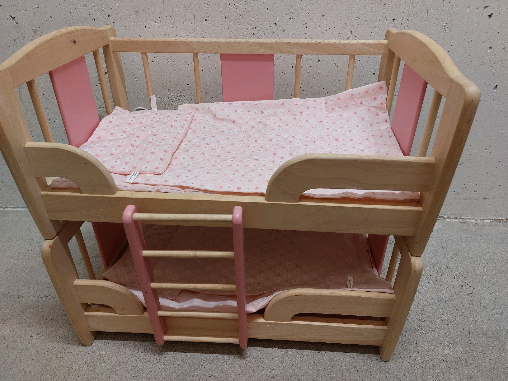 Spielzeuge: Puppendoppelbett – Gebraucht aus Zürich von Mschorschgaggo 4