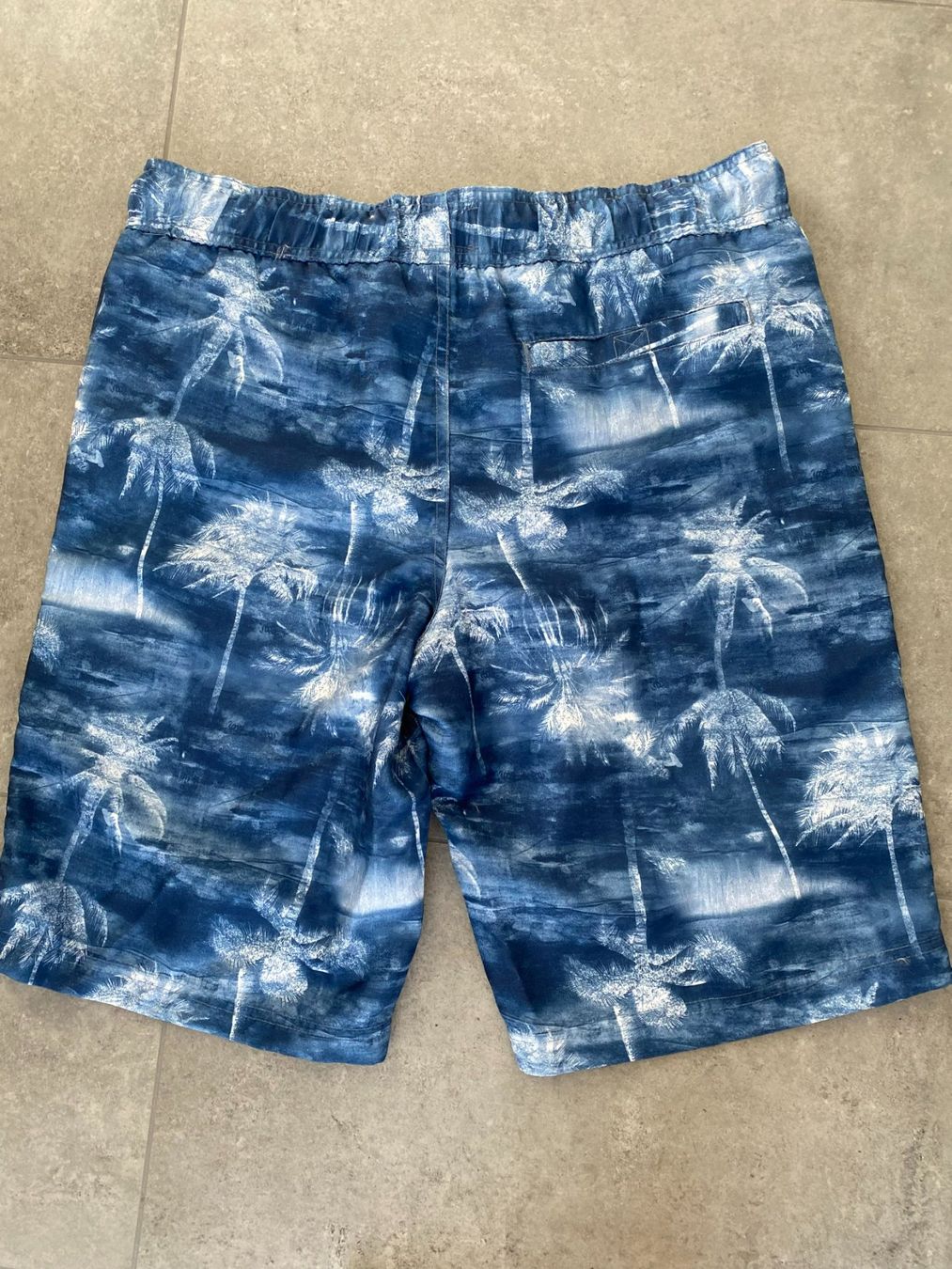 Pantaloni: Neue Badeshorts Gr.L,blau gemustert – Nuovo (secondo la descrizione) da Sarmenstorf venduto da Nathi013 1