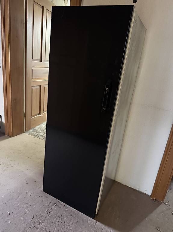 Kühlschrank: GRATIS Kühlschrank V-Zug – Gebraucht aus Chur von kod_hc8g