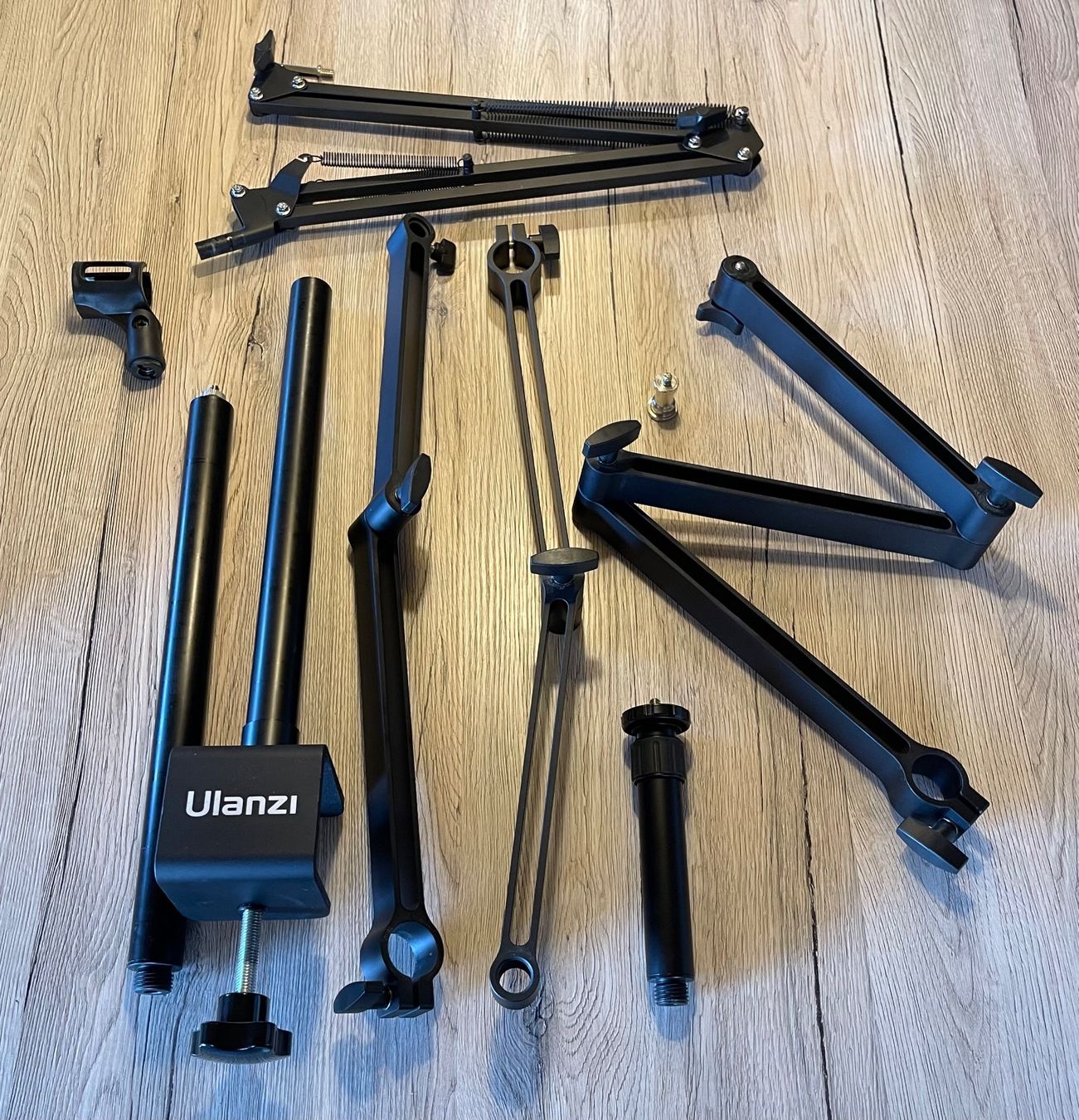 Ulanzi Trépieds & Accessoires: Ulanzi Universal Broadcast Stand Nr. 1von 2 – D'occasion à Eriz par qot 2