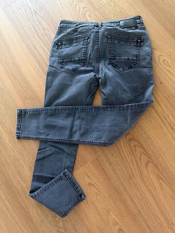 Pantaloni: Dunkel Hose, Grösse 31 – Usato da Volketswil venduto da zjctcler 2