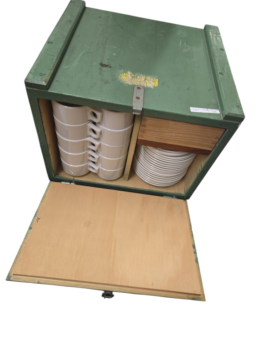 Set di piatti: CH-Zivil Geschirr Kiste – Usato da Wolfhalden venduto da ion_z9kr