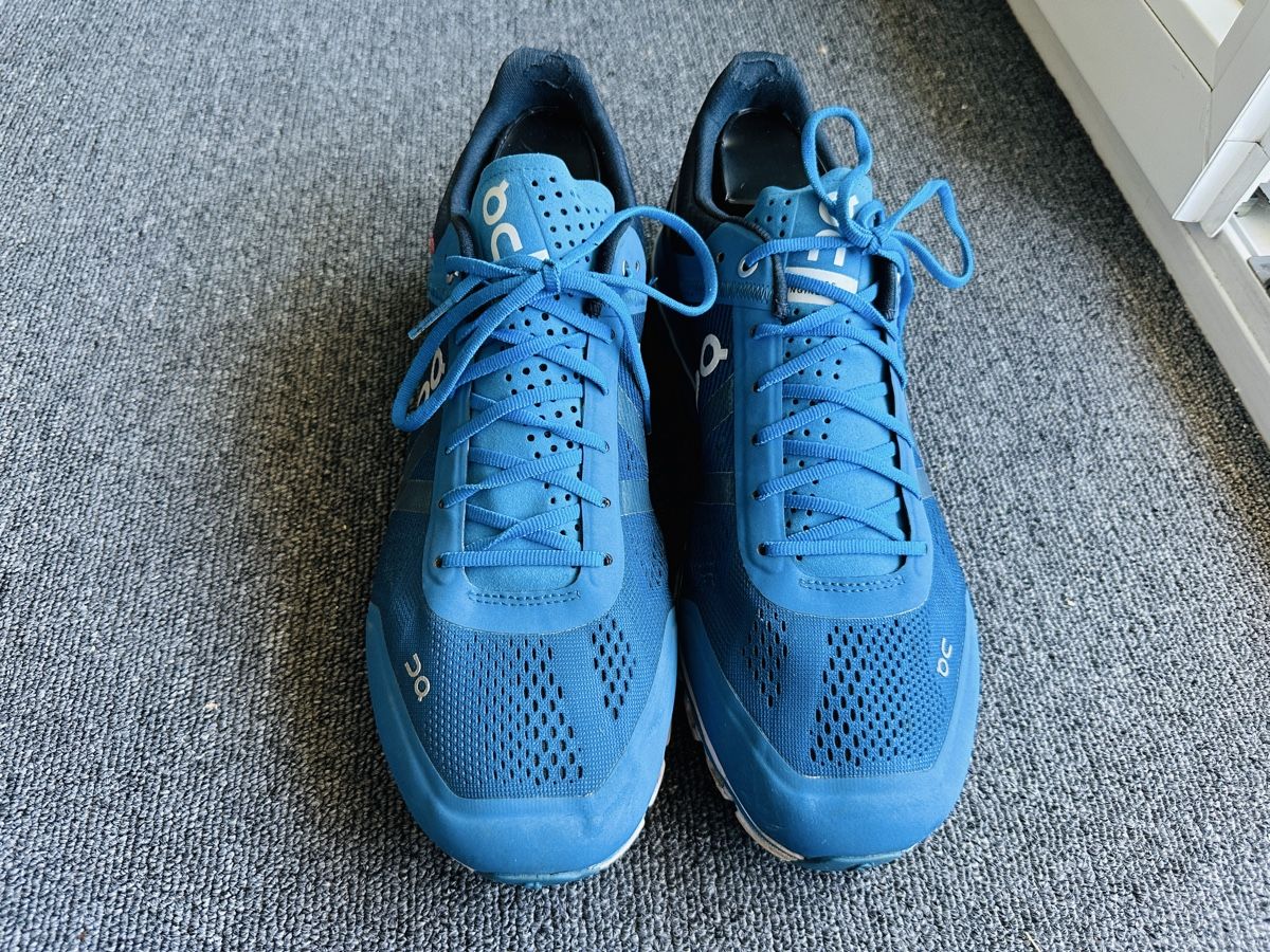 On Scarpe da uomo: ON CLOUDFLOW homme taille 44 bleu – Usato da Bulle venduto da LeMoleson 1