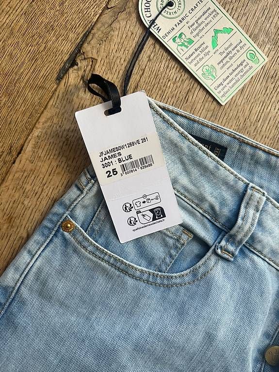 Jeans: Jean Le Temps des Cerises  – Nuovo e nell'imballaggio originale da Lausanne venduto da pat_9y2v 1