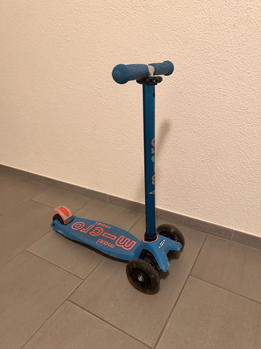 Micro Kickboard: Micro Maxi Kinder Roller, guter Zustand, mit LED – Gebraucht aus Galgenen von syl_7y9c