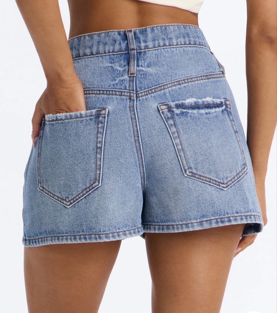 Pantaloni: Fashion nova shorts – Nuovo e nell'imballaggio originale da Kirchberg BE venduto da lea_kb6y 1