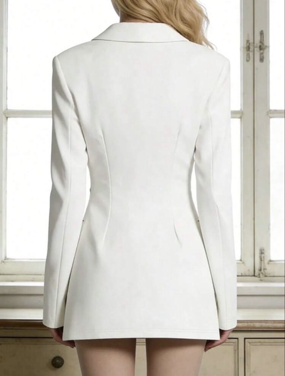 Vestiti: Chic White Double-Breasted Blazer Dress  – Usato da Wallisellen venduto da bod_72km 3