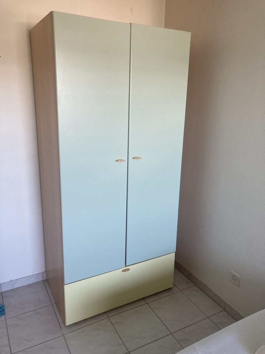 Armoires: Wardrobe – D'occasion à Horgen par Andradina