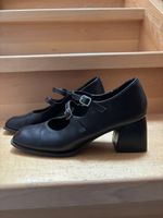 Chaussures noires à talons taille 39