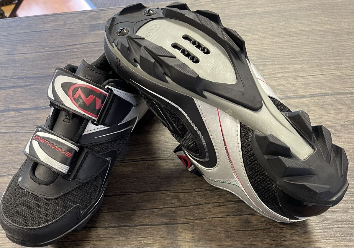 Northwave Scarpe per ragazzi: Northwave Spike MTB-Schuhe, Gr. 39 – Nuovo (secondo la descrizione) da Pieterlen venduto da hugo.fuchs 1