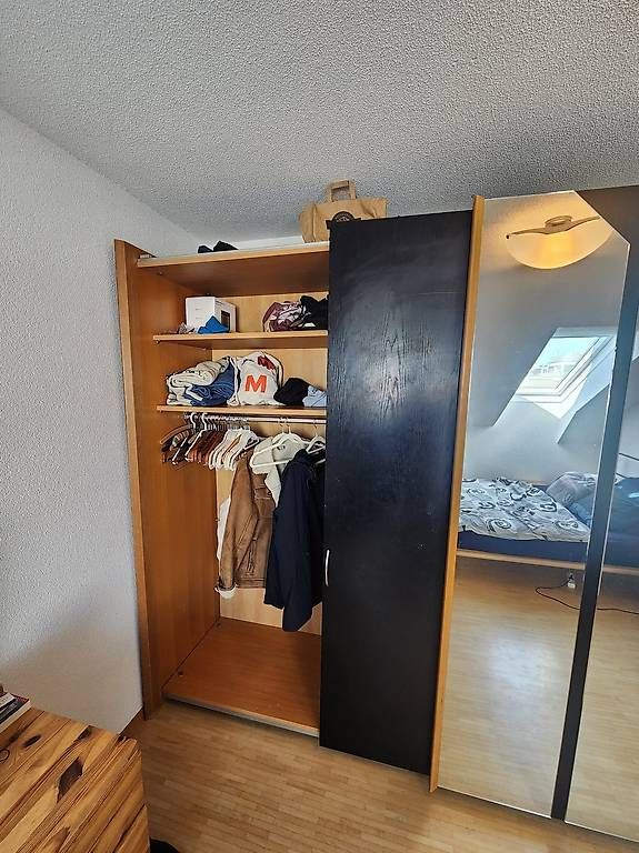 Armadi: Holz Kleiderschrank – Usato da Wallisellen venduto da cmc_jf2q 2