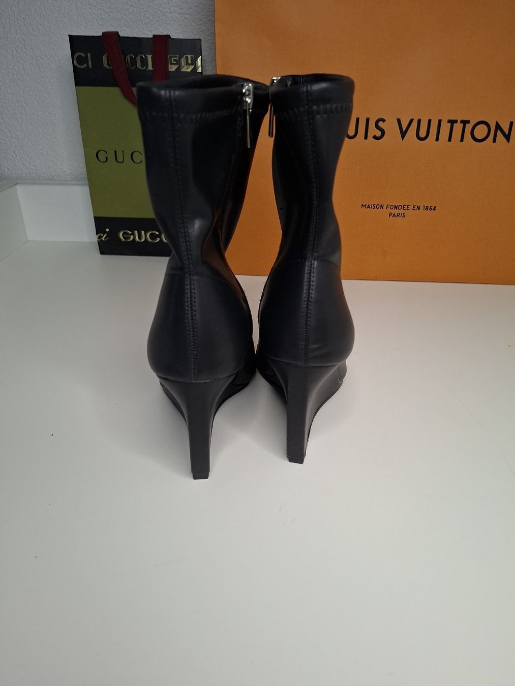 Scarpe da donna: Stiefeletten Keilabsatz schwarz  – Nuovo (secondo la descrizione) da Huttwil venduto da DealAlpina 2