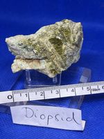 Diopsid Mineral Rohstein 38 Gramm grün kristallin