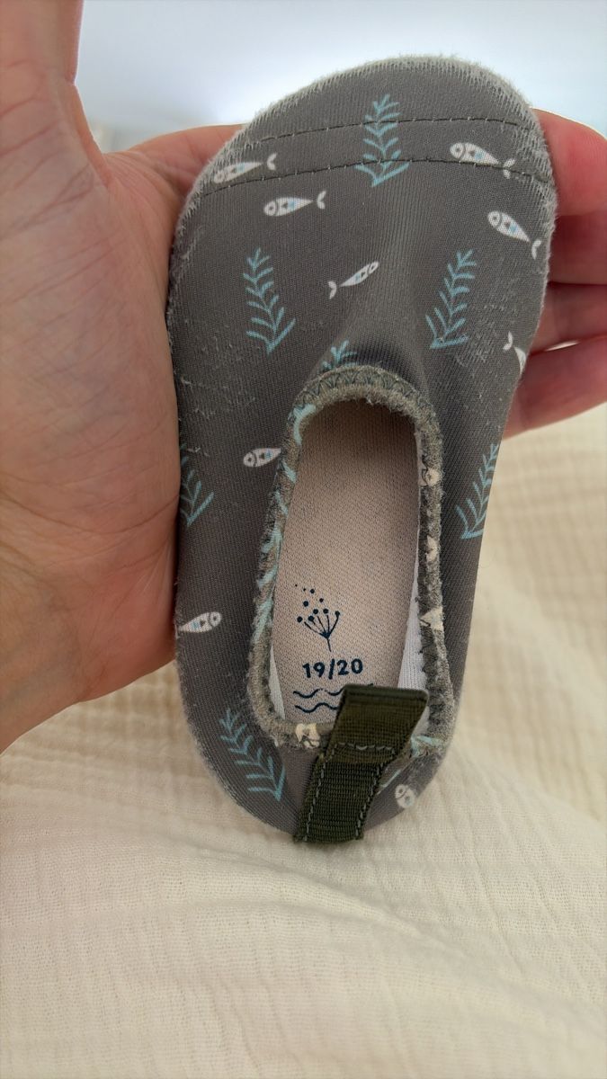 Scarpe per ragazzi: FRESK Badeschuhe Grösse 19/20 – Usato da Küsnacht ZH venduto da Slussi 1