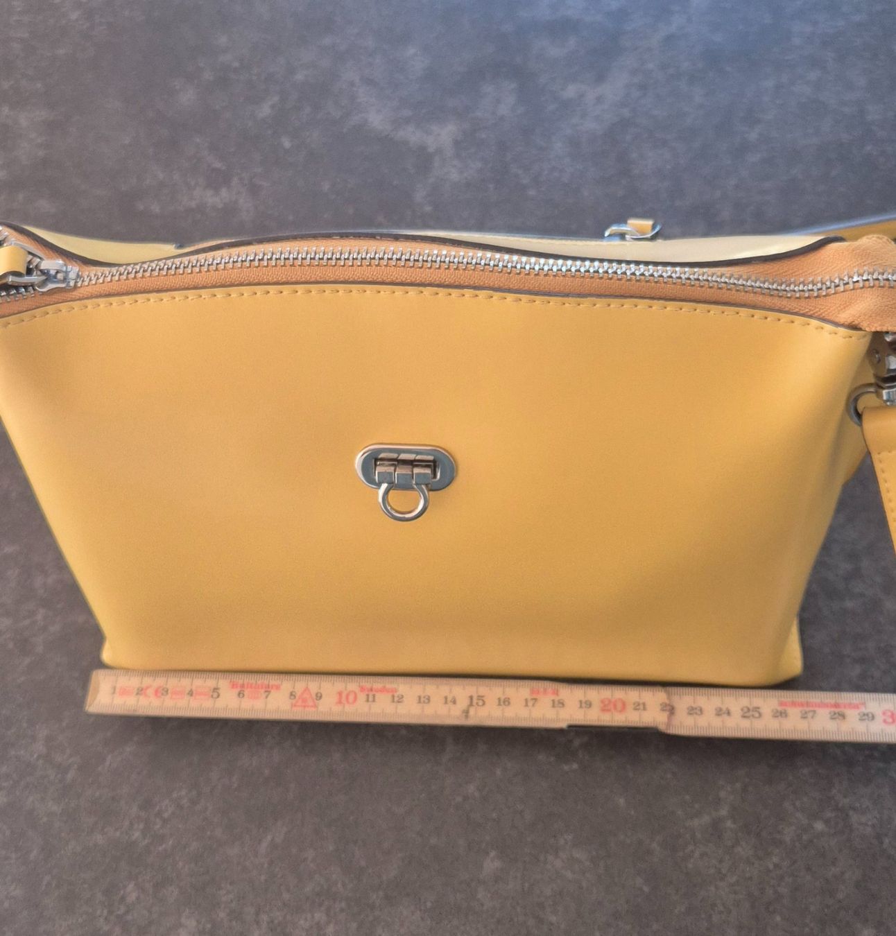 Borse da donna: Tasche aus Ökoleder  D.Vero – Usato da Sargans venduto da nat_5gx5 5