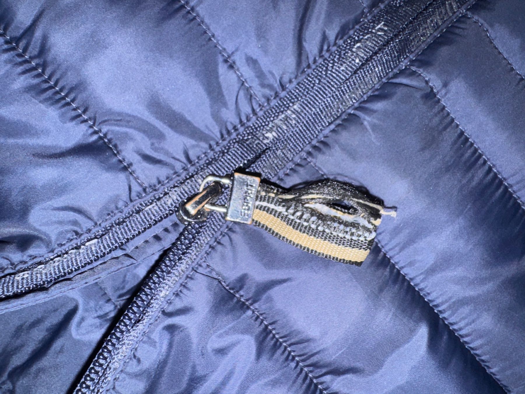 Esprit Gilet & Giacche senza maniche: Weste Esprit dunkelblau Grösse S – Usato da Bäriswil BE venduto da salatissimo 1