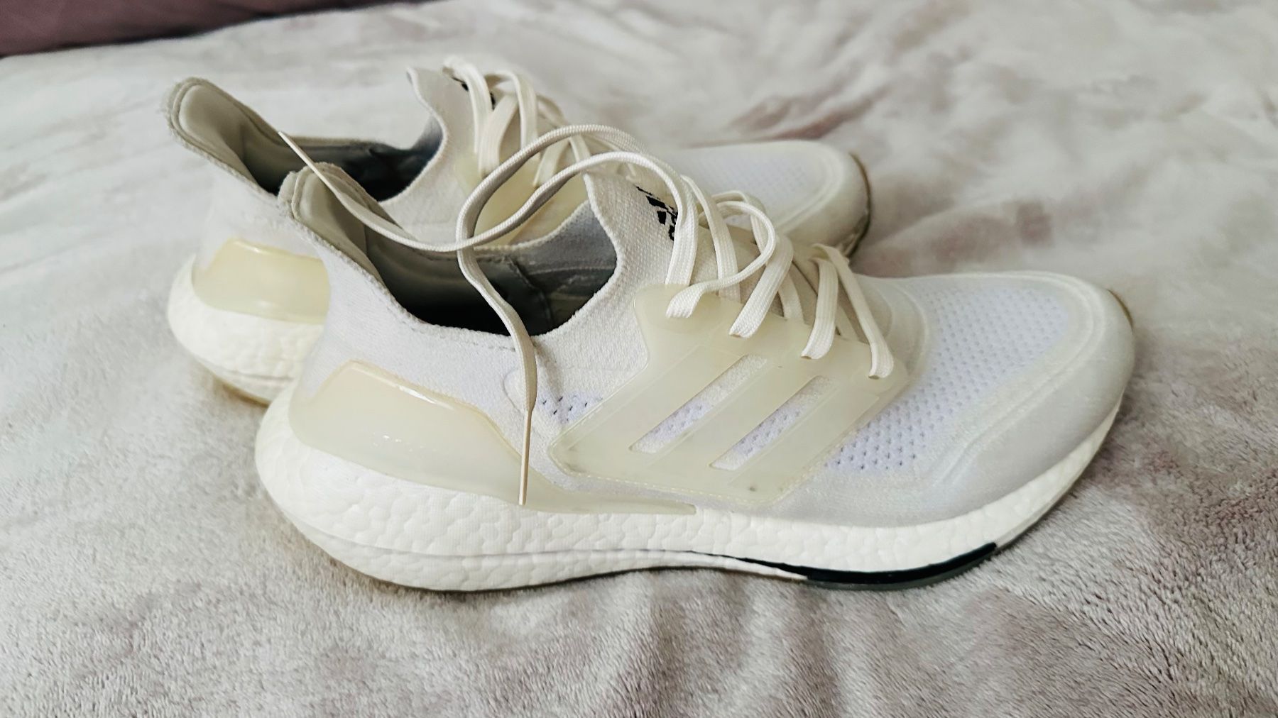 Adidas Scarpe da uomo: Adidas Ultraboost 22 Performance – Usato da Winterthur venduto da Iryna_Valerii