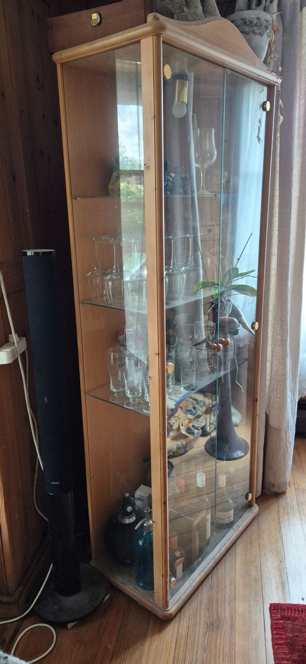 Vitrinen: Glasvitrine – Gebraucht aus Belp von Freca 1