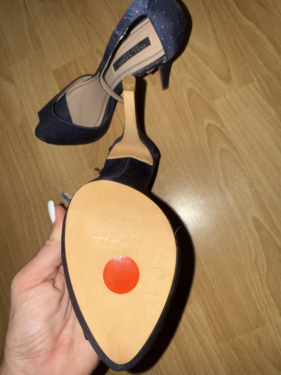 Zara Scarpe da donna: High Heels von Zara Gr.  37 – Nuovo (secondo la descrizione) da pratteln venduto da Bogi94 3