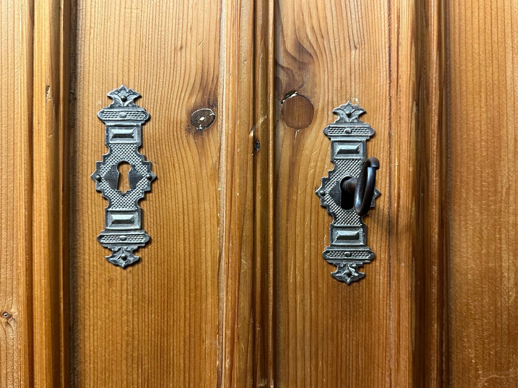 Schränke: Jugendstil Schrank – Gebraucht aus Zürich von giu_9g6j 3
