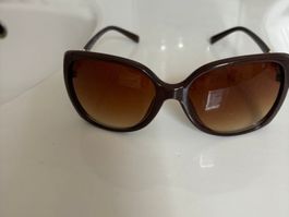 Sonnenbrille Braun Damen Elegant Vintage Gold Details Sommer