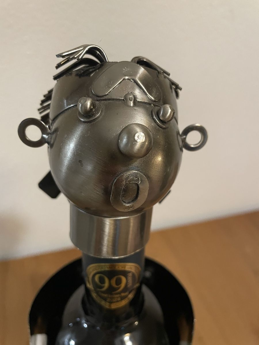 Weingestelle & -ständer: Flaschenhalter „Fussballer“ – Gebraucht aus Herisau von Daisy8613 2